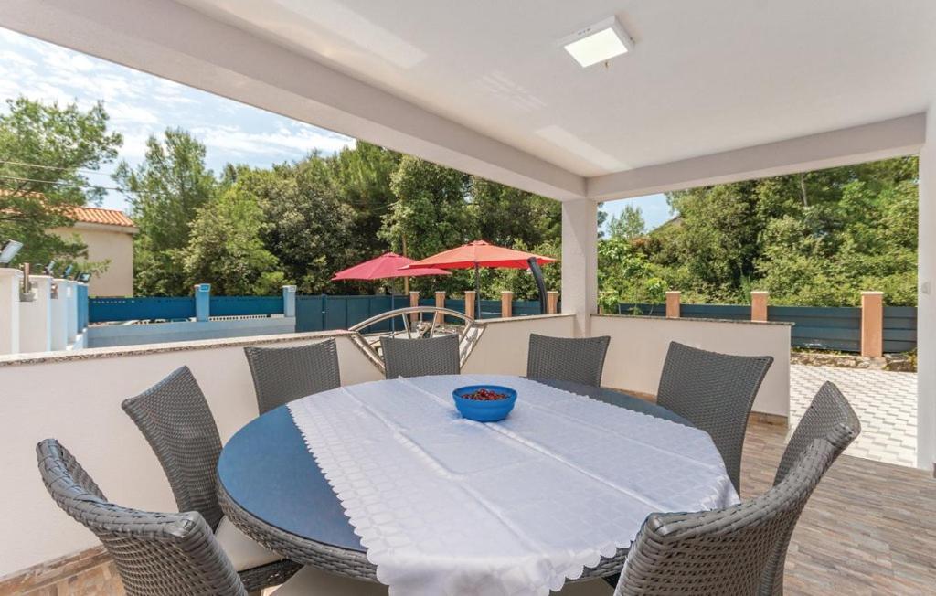 Villa Diana Pakostane Bagian luar foto