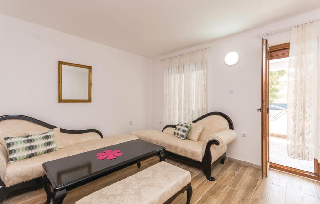 Villa Diana Pakostane Bagian luar foto