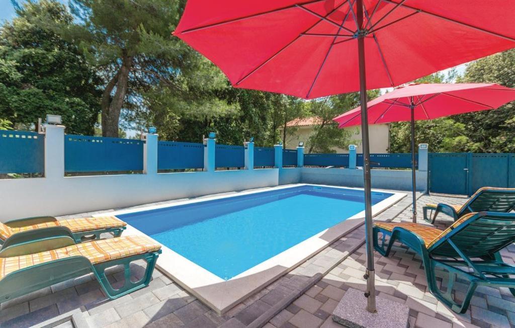 Villa Diana Pakostane Bagian luar foto