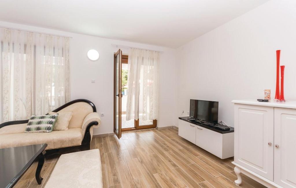 Villa Diana Pakostane Bagian luar foto